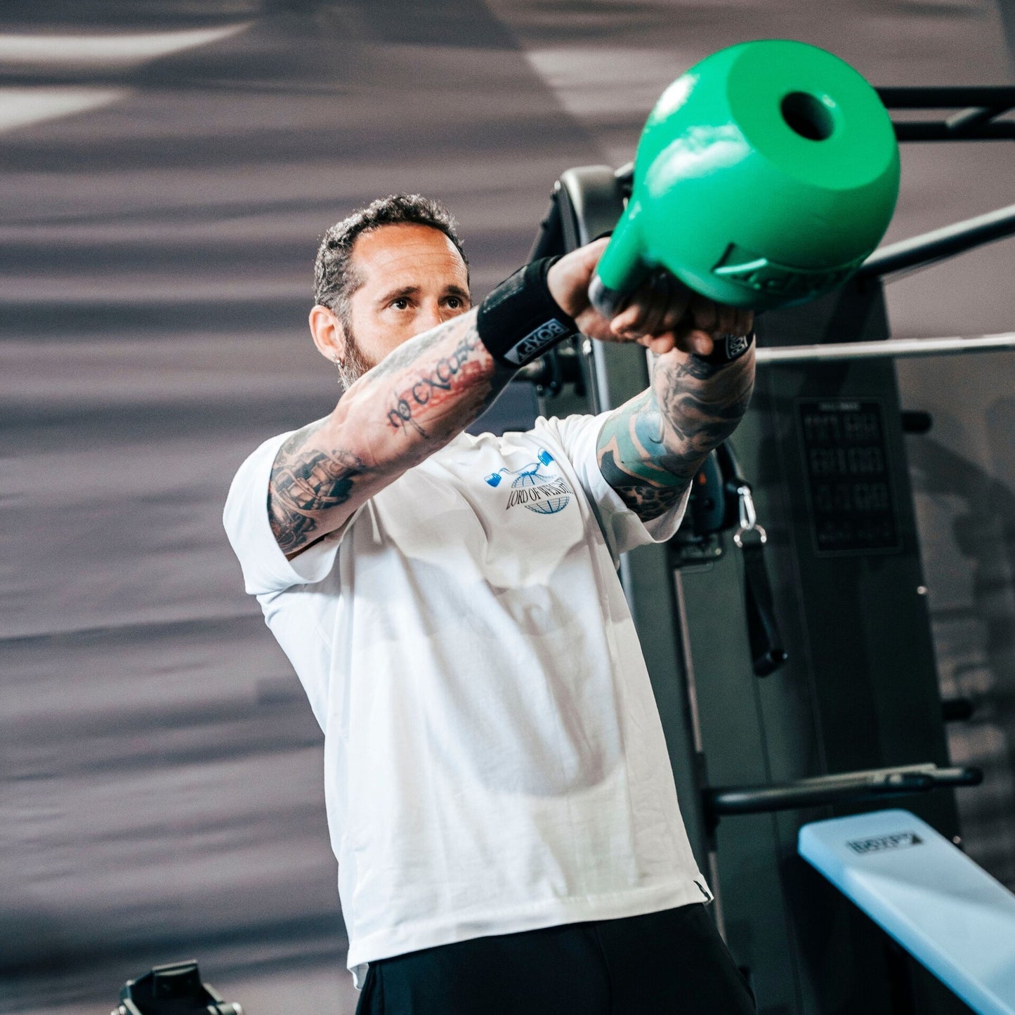 Kettlebell de Competição Cromado 8kg - Hollow Core